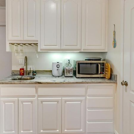Gulf Breeze Vacation Rental For 2 With Pool Access! Exteriör bild