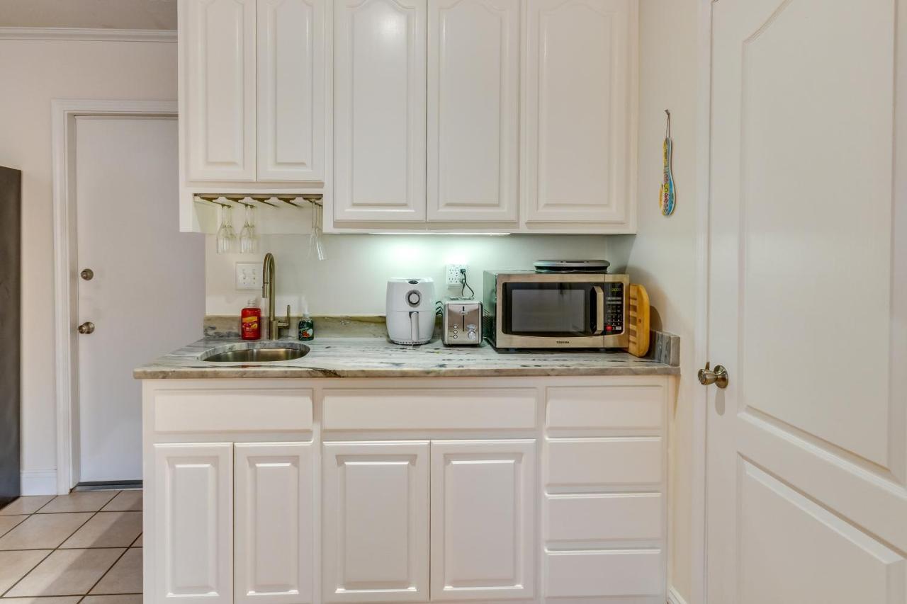 Gulf Breeze Vacation Rental For 2 With Pool Access! Exteriör bild