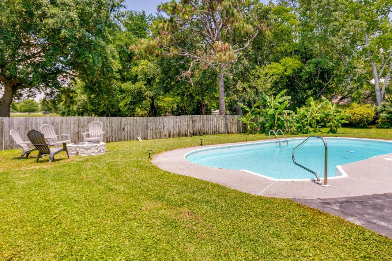 Gulf Breeze Vacation Rental For 2 With Pool Access! Exteriör bild