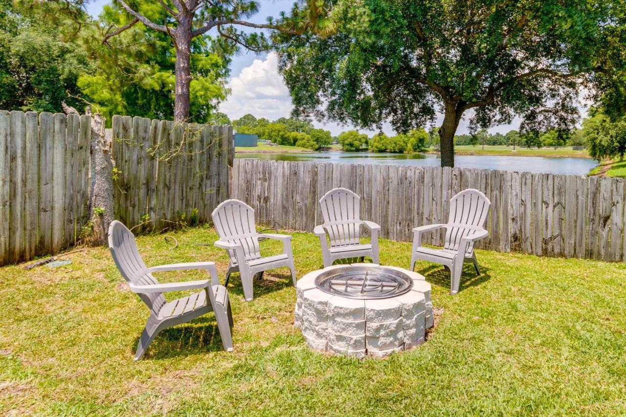 Gulf Breeze Vacation Rental For 2 With Pool Access! Exteriör bild