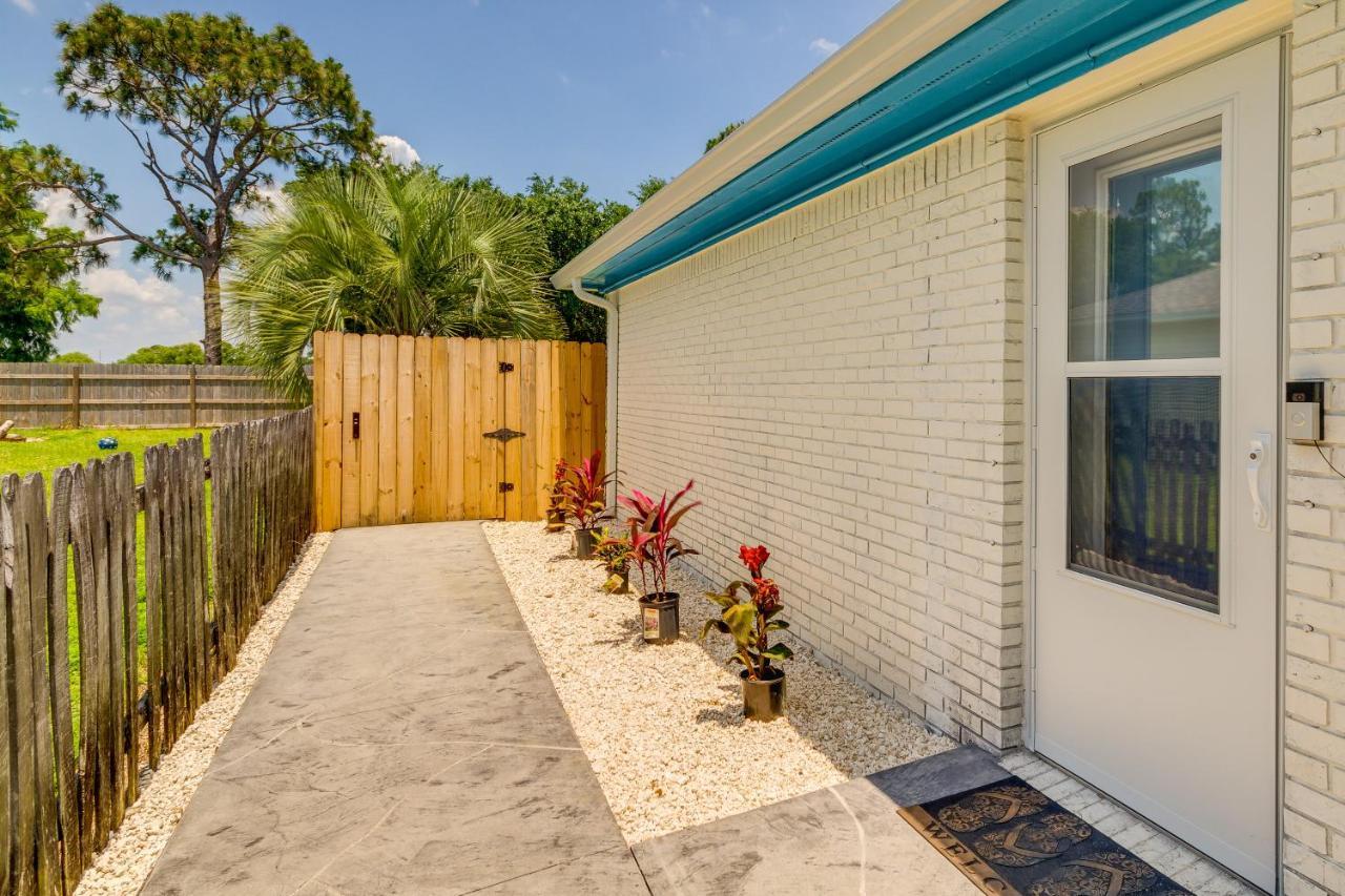 Gulf Breeze Vacation Rental For 2 With Pool Access! Exteriör bild